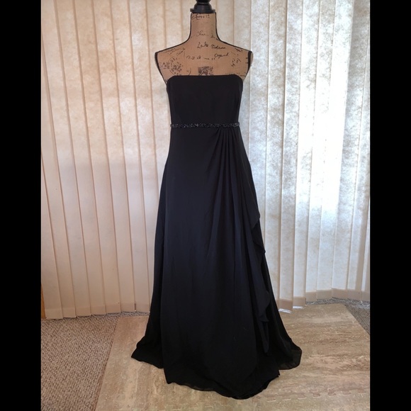 Couture Collection Dresses & Skirts - Elegant Couture Collection Strapless Gown❣️